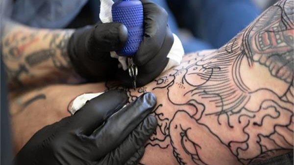 مخاطر الوشم 