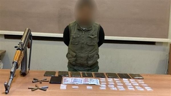 أحد المتهمين والمضبوطات