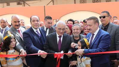 وزير التعليم يفتتح مدرسة المساعي المشكورة الإعدادية بعد تطويرها