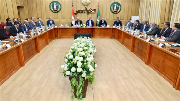 اجتماع وزير التربية