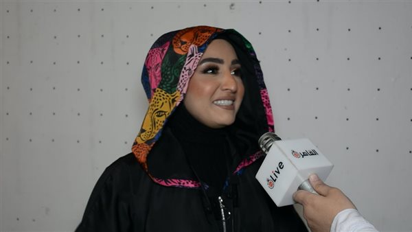 الفنانة هلا رشدي