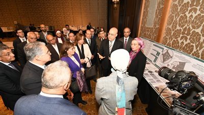 وزيرا الإسكان والبيئة يفتتحان معرض المشروعات المقدمة لمسابقة تصميم الإسكان الأخضر