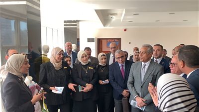 وزير العمل يفتتح معرض منتجات المتدربات في مجال تفصيل الملابس ببورسعيد | صور 
