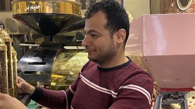 الوش مش مقياس لقهوة أصلي..أقدم تاجر بن بالأقصر يكشف سر اكتشاف المغشوش