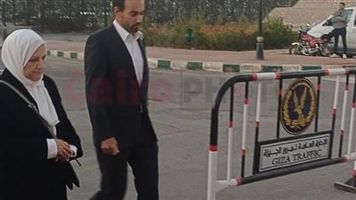 نجل الدكتور هاني الناظر يتلقى العزاء في والده بمسجد الشرطة بالشيخ زايد | بث مباشر