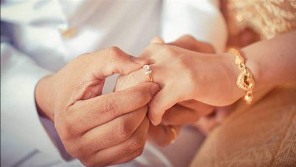 تفسير حلم خطوبة للعزباء