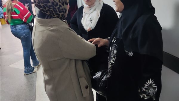 ممرضة شيرا من داخل