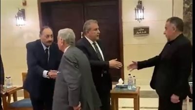 طاهر أبو زيد يتلقى واجب العزاء في والدة زوجته بمسجد المشير | بث مباشر