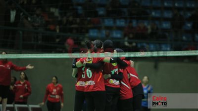 سعادة كبيرة بين لاعبات طائرة الأهلي بعد التتويج بكأس مصر