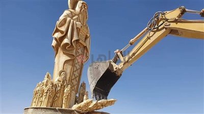 إحنا مش بنعبد التماثيل.. أول رد للدكتور جرجس الجاولي مصمم تمثال الأنبا أنطونيوس بعد إزالته بالبحر الأحمر| خاص
