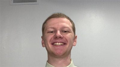 هذه الكلمات الأخيرة لـ الطيار الأمريكي آرون بوشنيل قبل وفاته محترقًا من أجل غزة