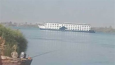 تفاصيل تحرك باخرة المنيا بعد شحوطها.. واستكمال رحلة 34 سائحًا | بث مباشر