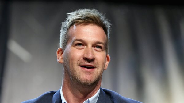 الممثل الكندي كينيث