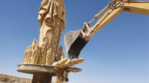 إزاله تمثال الأنبا