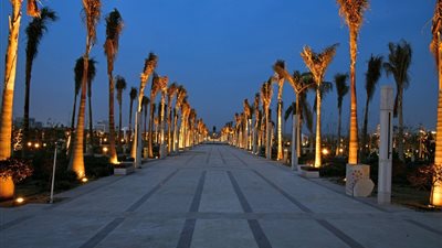 الأكبر حول العالم.. الإسكان تضع اللمسات النهائية لـ الحدائق المركزية كابيتال بارك بالعاصمة الإدارية| صور