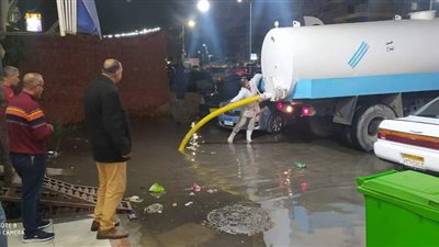 كسر بمحبس مياه عمومي يُغرق شوارع حي المناخ ببورسعيد| صور