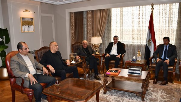 أشرف صبحي رفقة خالد