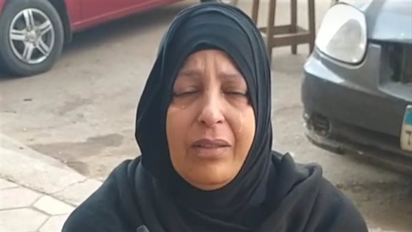 انهيار والدة الشاب