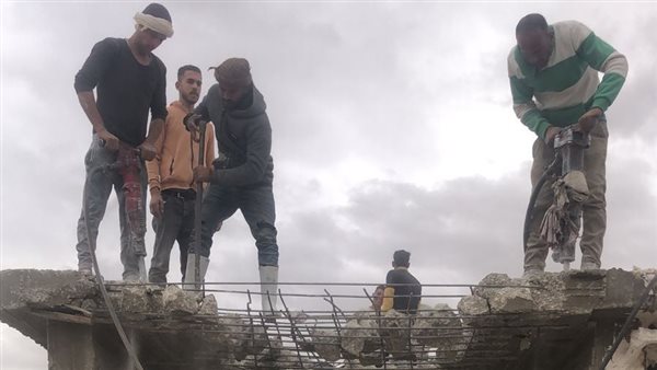 جانب من أعمال الإزالة