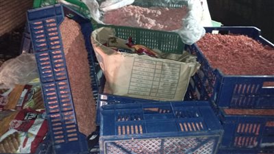 ضبط مصنع يعرض مصنعات لحوم منتهية الصلاحية في المنوفية