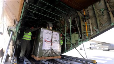 مصر والإمارات تبدآن عملية طيور الخير لإنزال المساعدات في شمال غزة بالـGPS