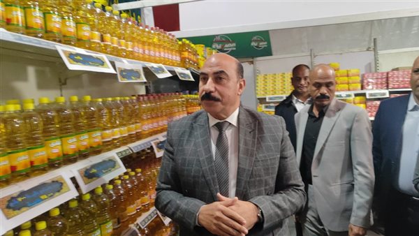 محافظ أسوان