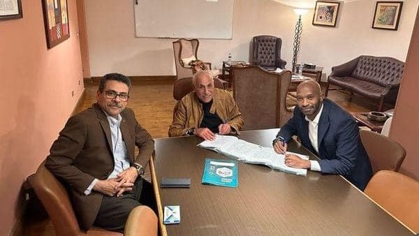 شيكابالا يجدد تعاقده