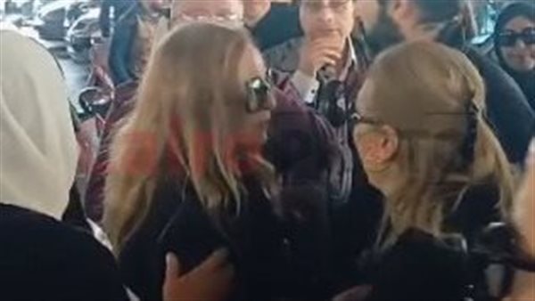 نجلاء فتحي في جنازة