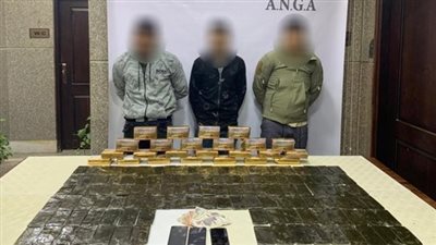 ضبط 5 عناصر إجرامية بحوزتهم مخدرات بـ 4 ملايين جنيه | صور