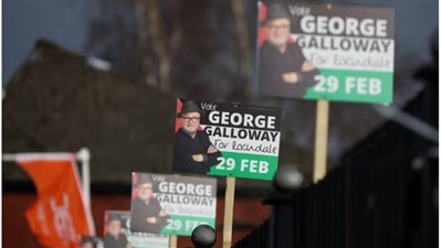 اشتهر بدعم القضية الفلسطينية وانتقد حرب العراق.. فوز السياسي جورج غالواي بمجلس العموم البريطاني