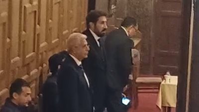 أحد أبطال حرب أكتوبر.. الحزن يخيم على هاني رمزي في عزاء عمه بكنيسة المرعشلي | بث مباشر