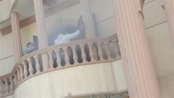 جانب من الحريق 