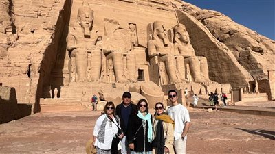 جولة سياحية لـ باستور مدرب منتخب اليد وأسرته في مصر الفرعونية | صور