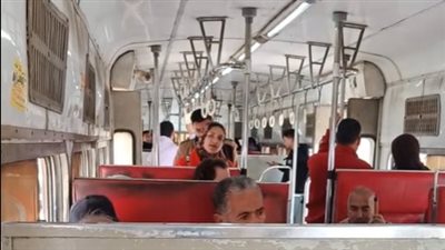 لجوء أهالي الإسكندرية للترام بعد وقف قطار أبو قير| بث مباشر
