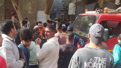 السيطرة على حريق مخزن كرتون بالعباسية | بث مباشر