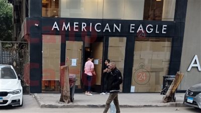 أفرع الشوارع.. إغلاق بعض متاجر أمريكان إيجل وذا بودي شوب في مصر | صور