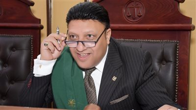 جنايات بورسعيد تحاكم شابا صور فتاة عارية في منزله وهددها بنشر الفيديو