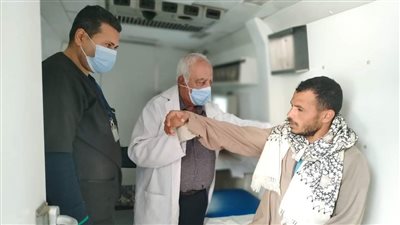 توقيع الكشف الطبي على 1334 حالة خلال قافلة طبية بقرية السلام ببني مزار بالمنيا
