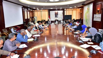 تعديل قيمة كارتة السيرفيس وتصالحات الأراضي.. قرارات مجلس تنفيذي الأقصر بأولى اجتماعاته