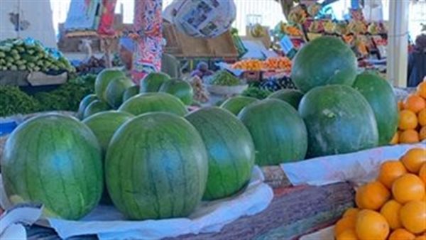 البطيخ يزين أسواق