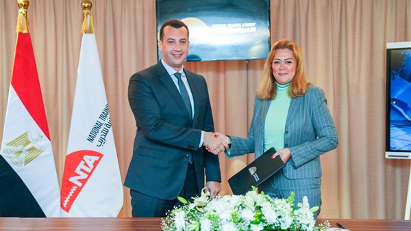 جانب من توقيع البروتوكول