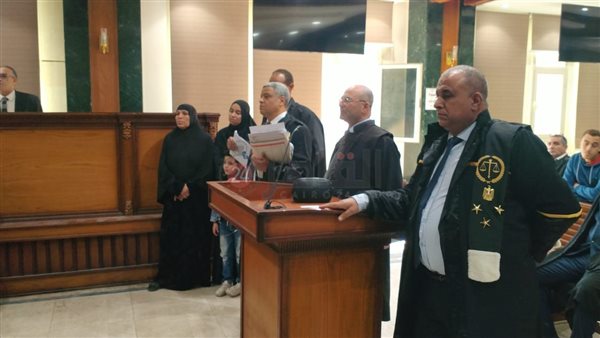 الدفاع وأسرة العامل