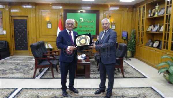 رئيس جامعة المنيا