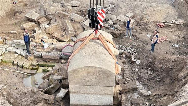 نابوت وزنه 62 طنًا