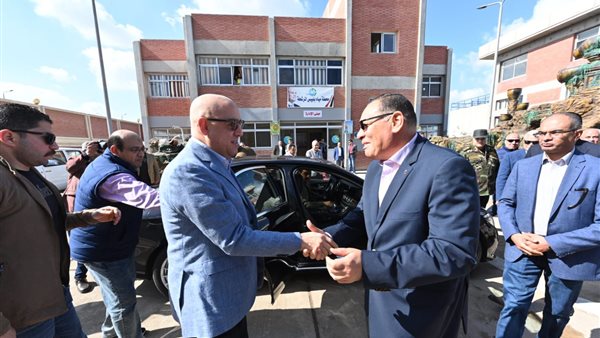 وصول وزير الإسكان