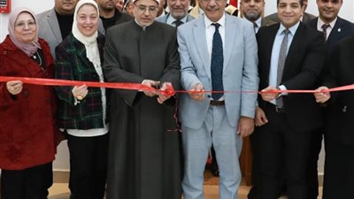رئيس جامعة الأزهر يدشن مبادرة دكان الفرحة لخدمة الطلاب والطالبات