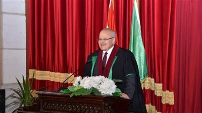 الخشت خلال تخرج دفعة سياسة واقتصاد: جامعة القاهرة قادت التحول لأكبر منظومة رقمية للتعليم عن بُعد