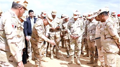 رئيس الأركان يتفقد منظومة التدريب القتالي لأحد تشكيلات الجيش الثاني الميداني