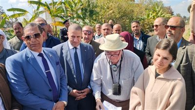 وفد من البنك الدولي يتفقد محصول القمح بمركز المحمودية بالبحيرة| صور