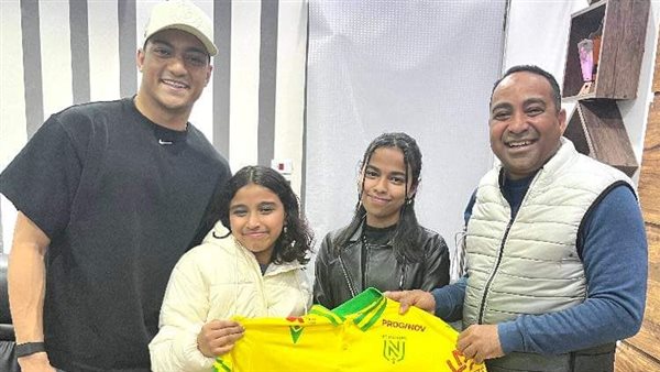 مصطفى محمد عقب وصوله